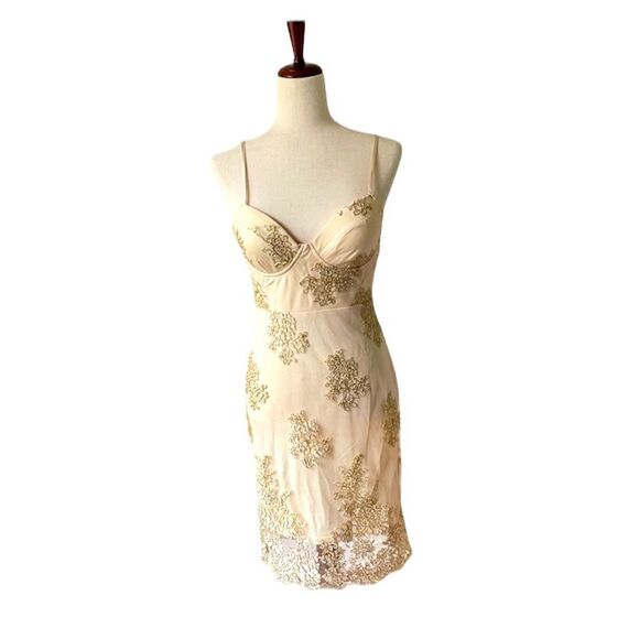 Cream bustier cocktail dress with gold metallic lace appliqués  size medium - Picture 1 of 13